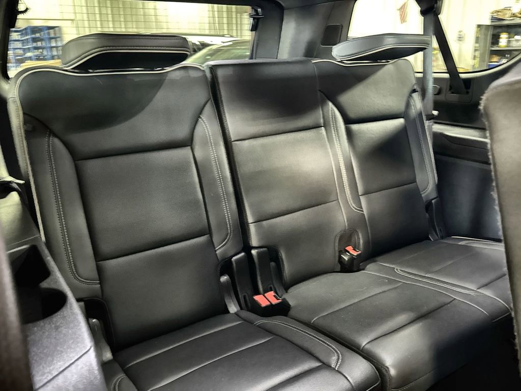 Used 2024 Chevrolet Suburban Premier image 30