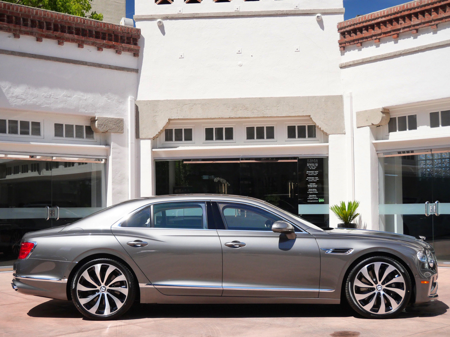 New 2026 Bentley Flying Spur V8 AWD/4WD image 5