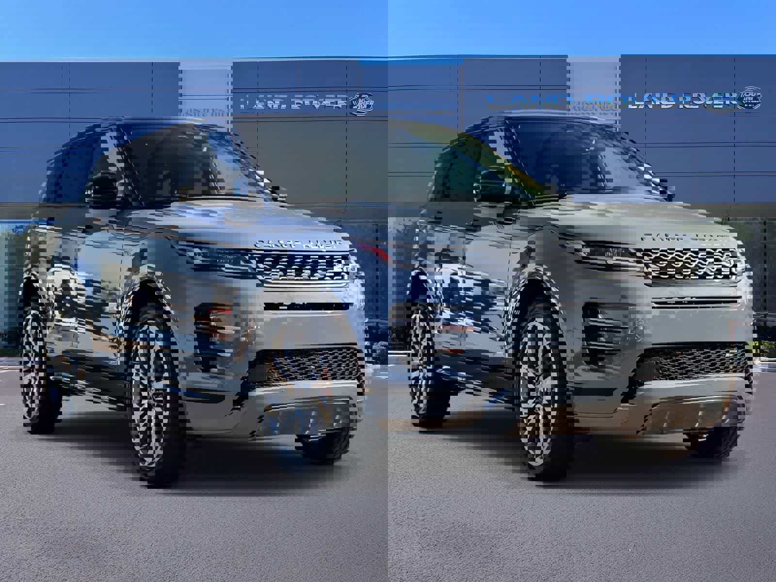 Used 2022 Land Rover Range Rover Evoque R-Dynamic SE image 3