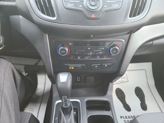 Used 2017 Ford Escape SE w/ SE Cold Weather Package AWD/4WD image 13