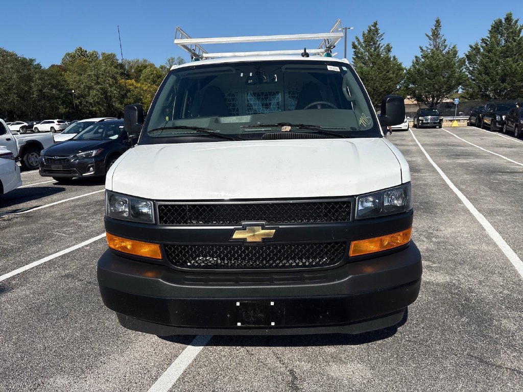 Used 2025 Chevrolet Express 2500 RWD image 2