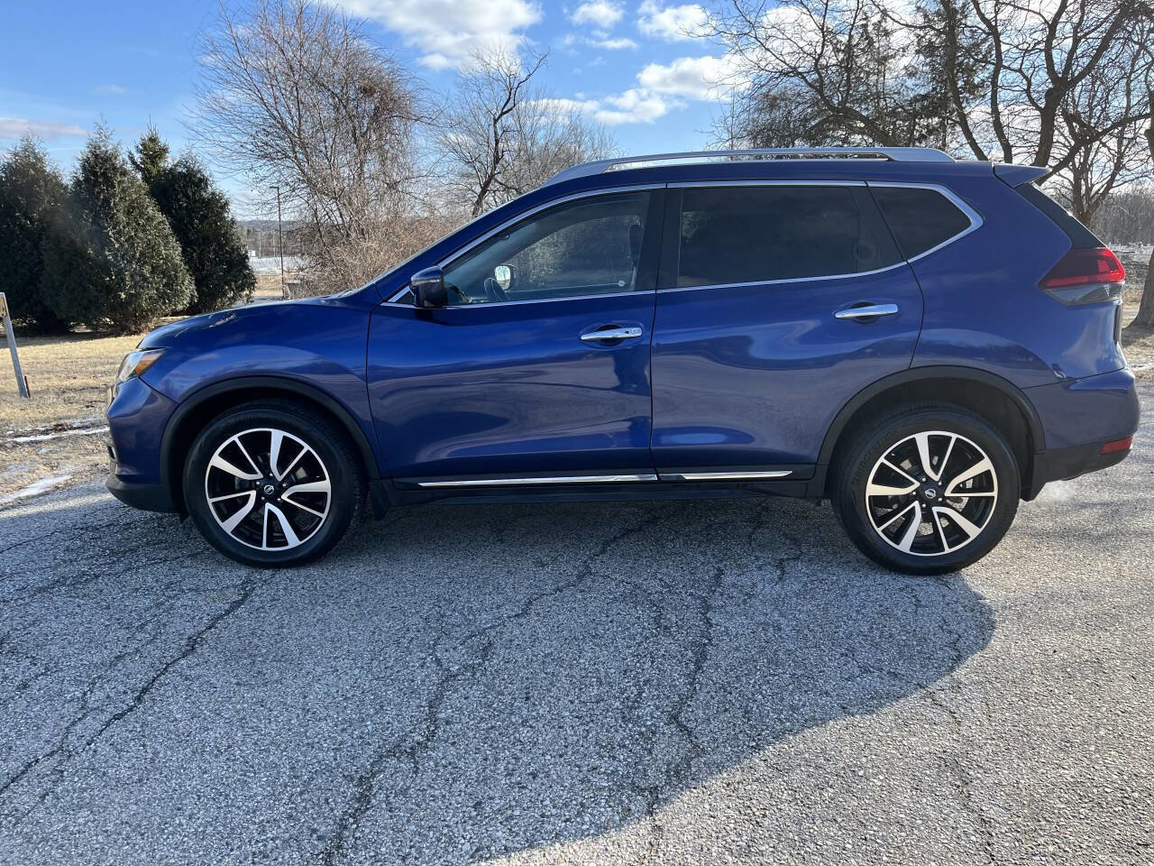 Used 2020 Nissan Rogue SL AWD/4WD image 2