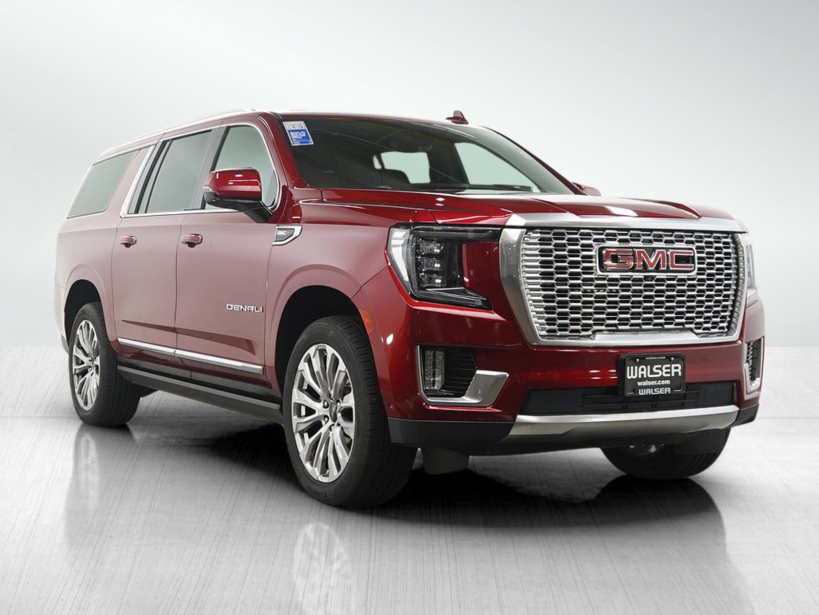 Used 2024 GMC Yukon XL Denali w/ Denali Reserve Package AWD/4WD image 7