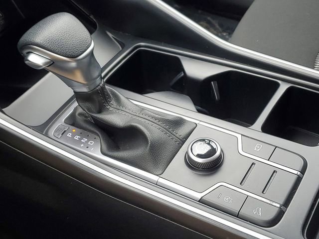 Used 2023 Kia Sorento LX image 16
