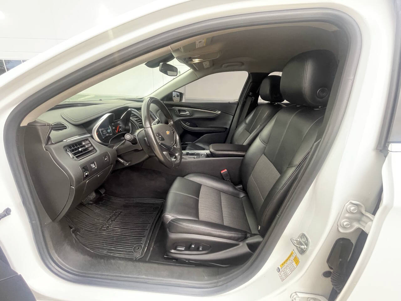 Used 2020 Chevrolet Impala LT FWD image 24