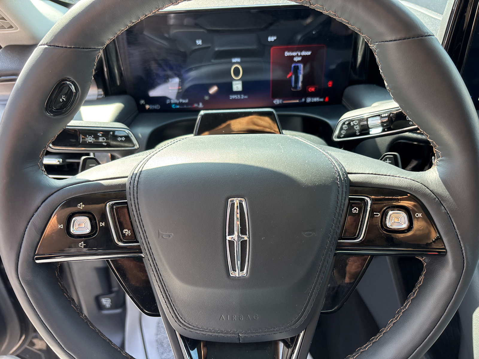 New 2026 Lincoln Aviator AWD image 16