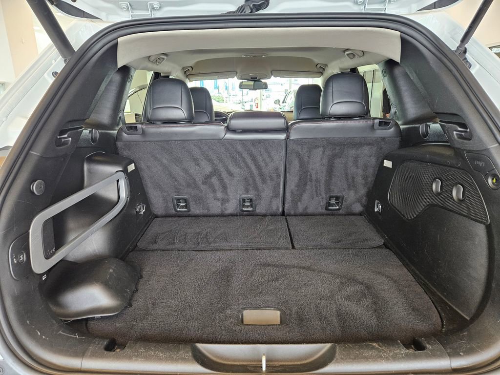 Used 2018 Jeep Cherokee Trailhawk w/ Quick Order Package 27L image 32