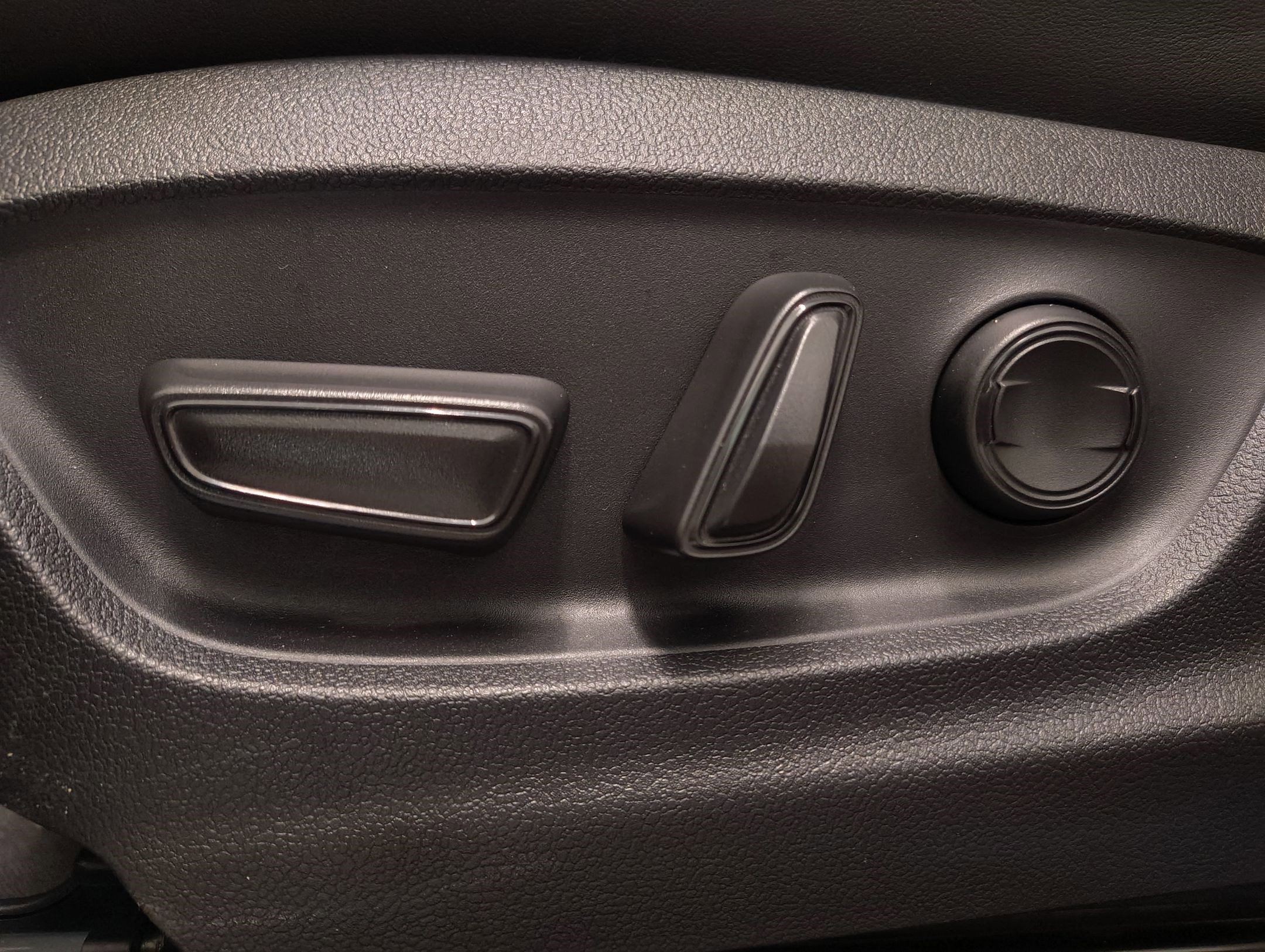 Used 2026 Toyota Crown XLE image 14