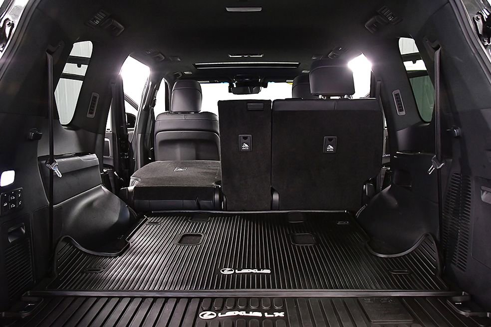 Used 2024 Lexus LX 600 4WD w/ Appearance Package image 31