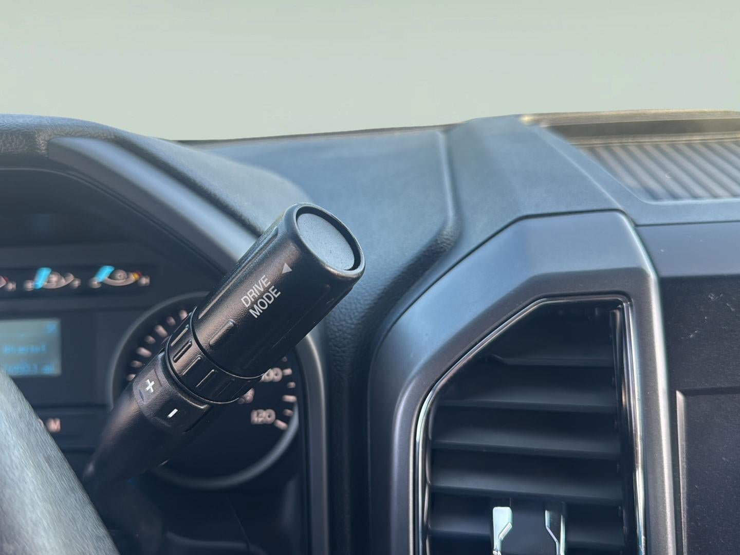 Used 2019 Ford F150 XLT AWD/4WD image 16