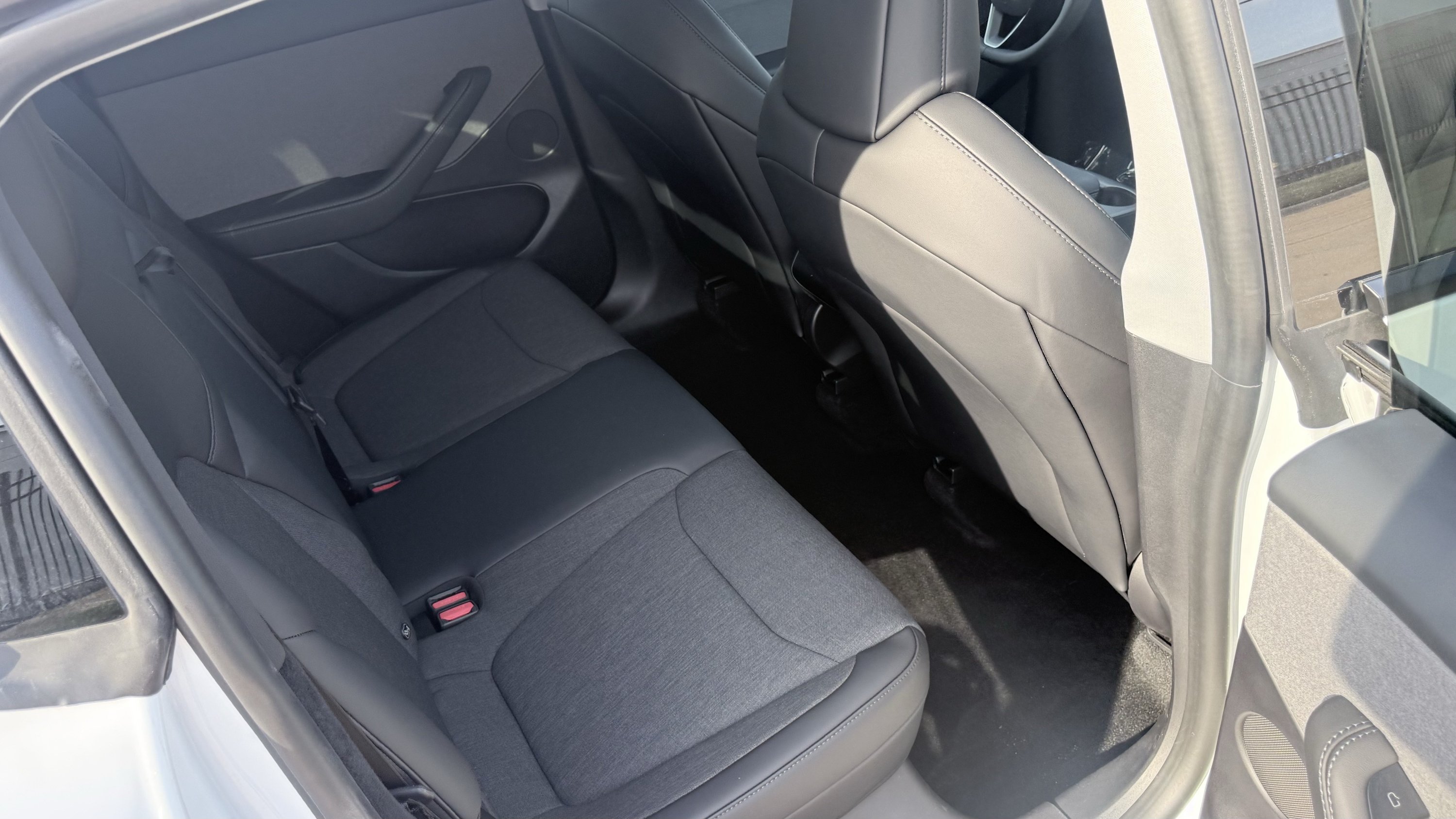 Used 2026 Tesla Model Y 2WD image 32