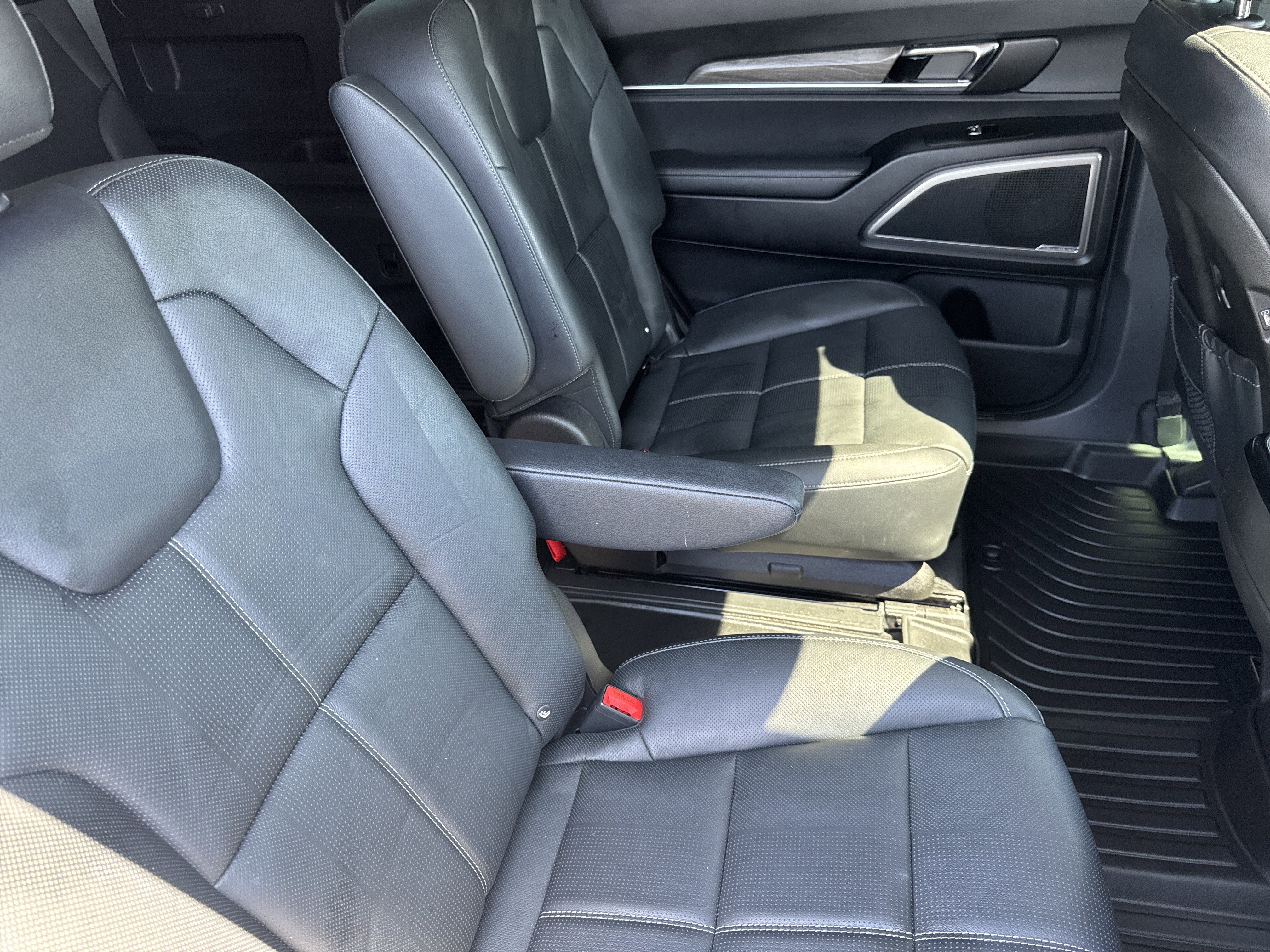 Used 2022 Kia Telluride EX w/ EX Premium Package AWD/4WD image 22