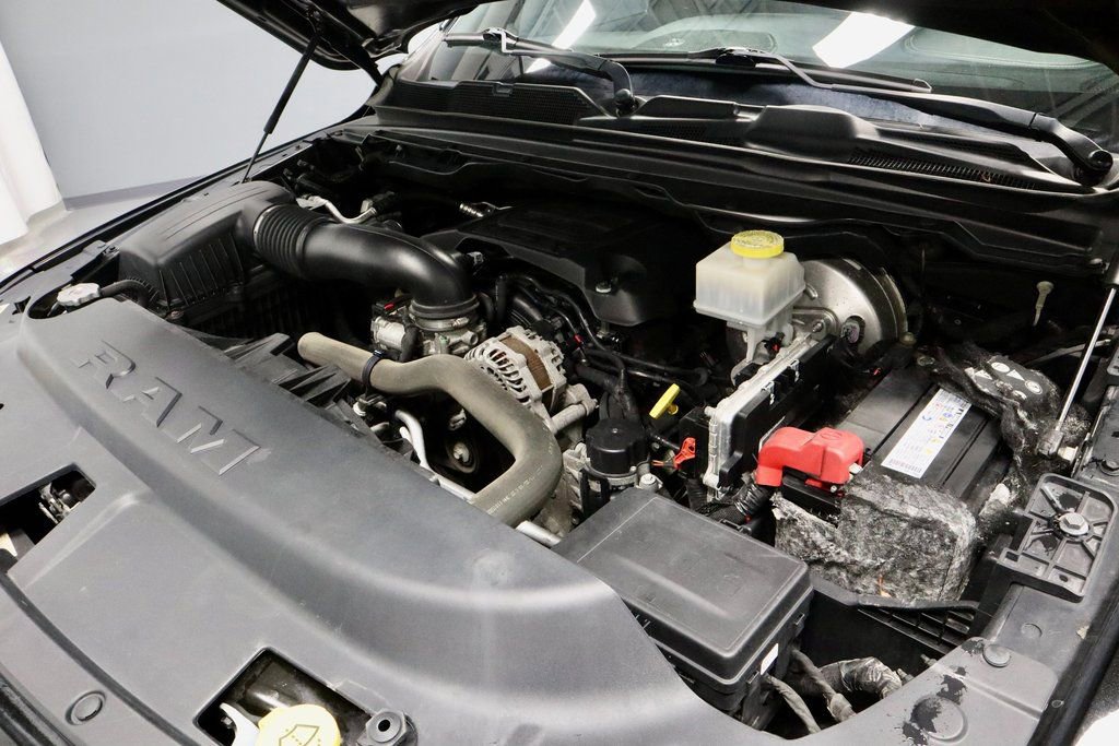 Used 2019 RAM 1500 Laramie w/ Sport Appearance Package image 18