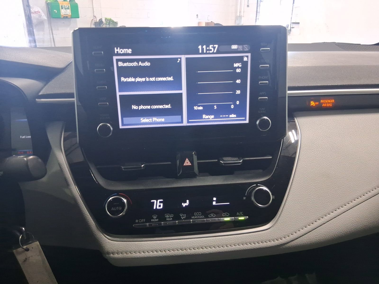 Used 2020 Toyota Corolla SE image 27