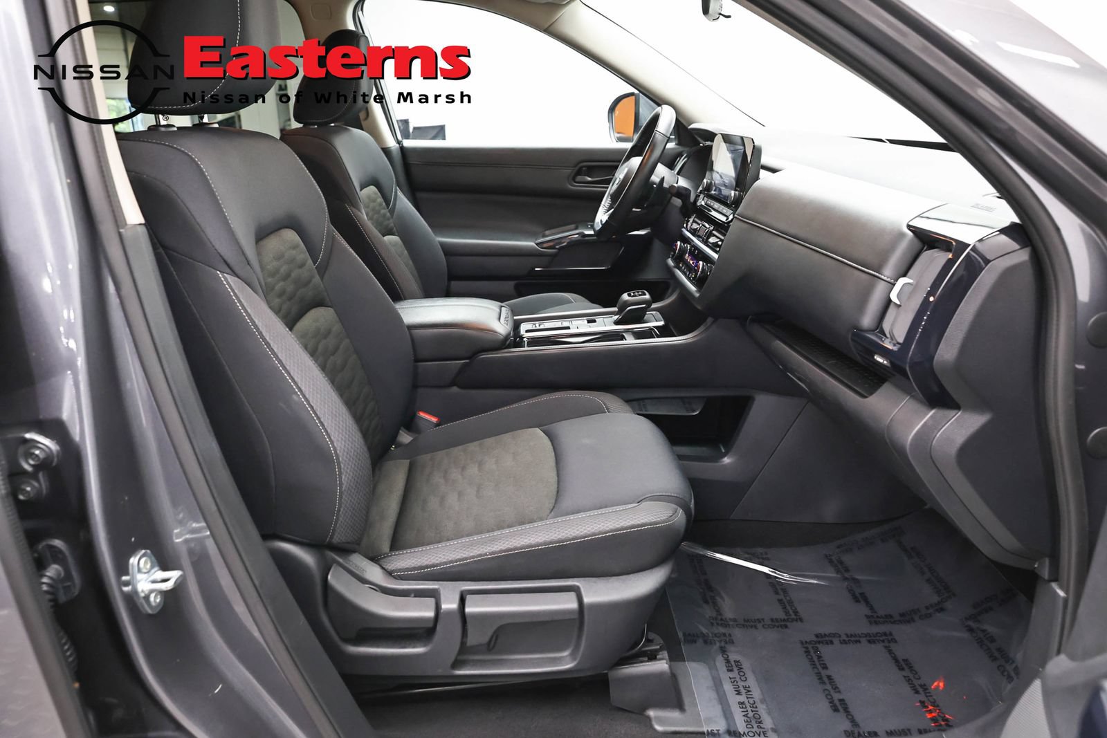 Used 2025 Nissan Pathfinder SV FWD image 24