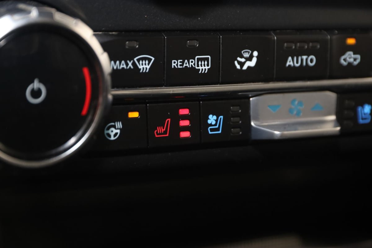 Used 2024 Ford F150 Lariat AWD/4WD image 8