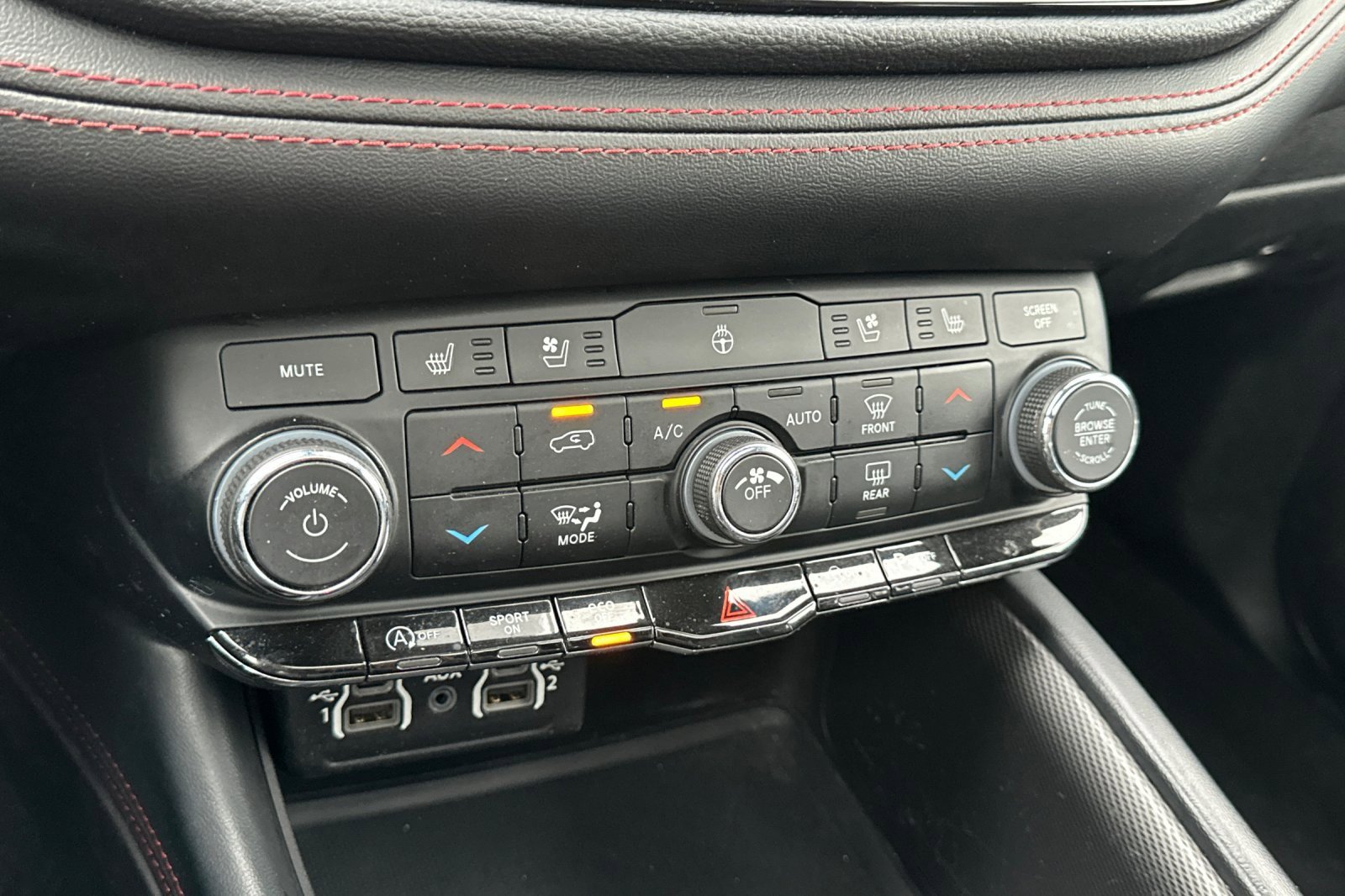 Used 2023 Dodge Durango GT image 28