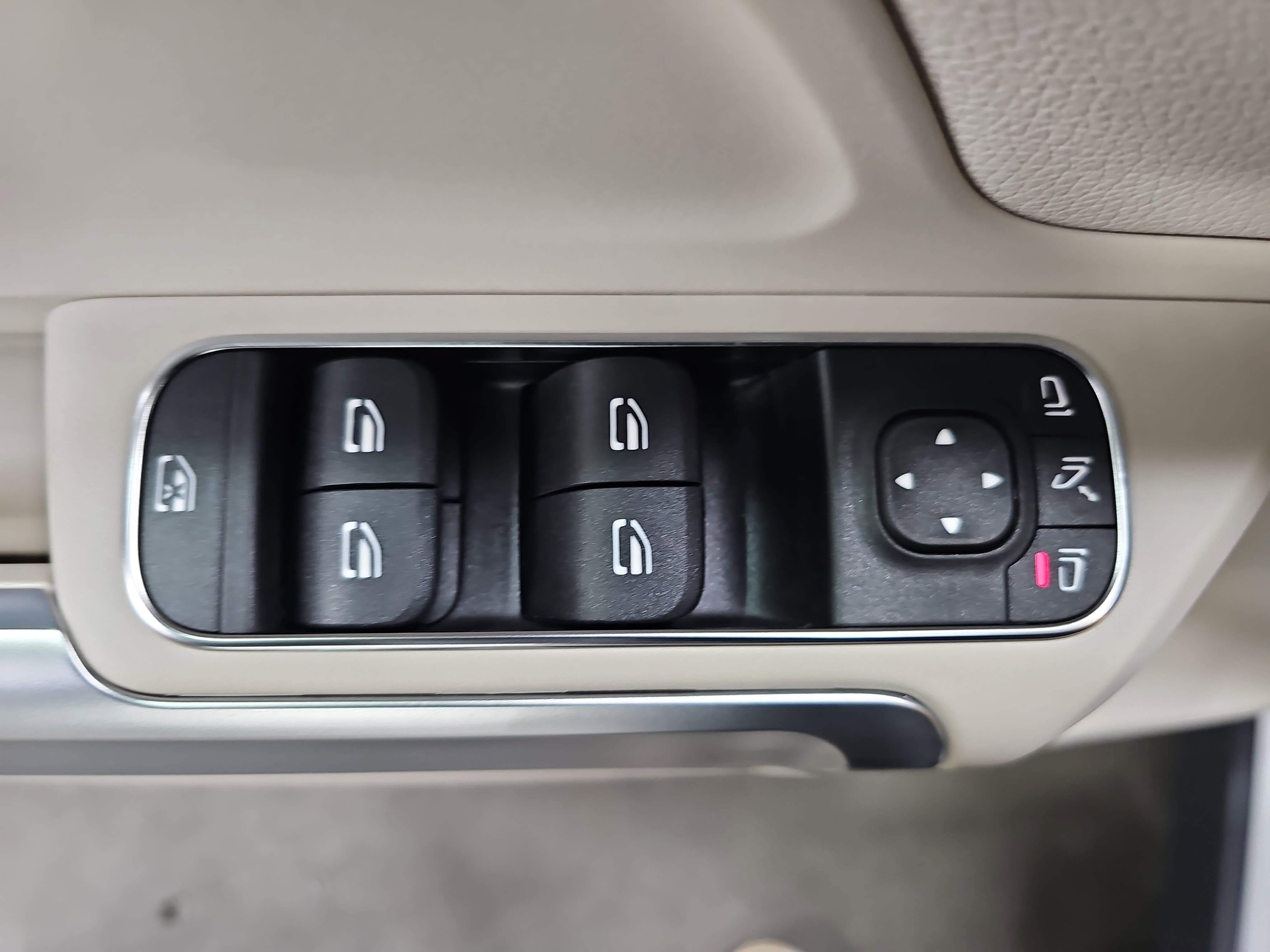 Certified 2026 Mercedes-Benz GLB 250 4MATIC image 29