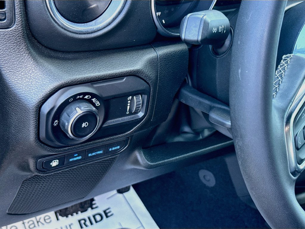 Used 2023 Jeep Wrangler Unlimited Sahara AWD/4WD image 11