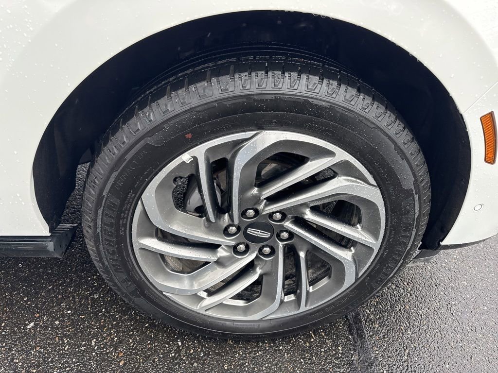Used 2025 Lincoln Navigator L Reserve AWD/4WD image 9