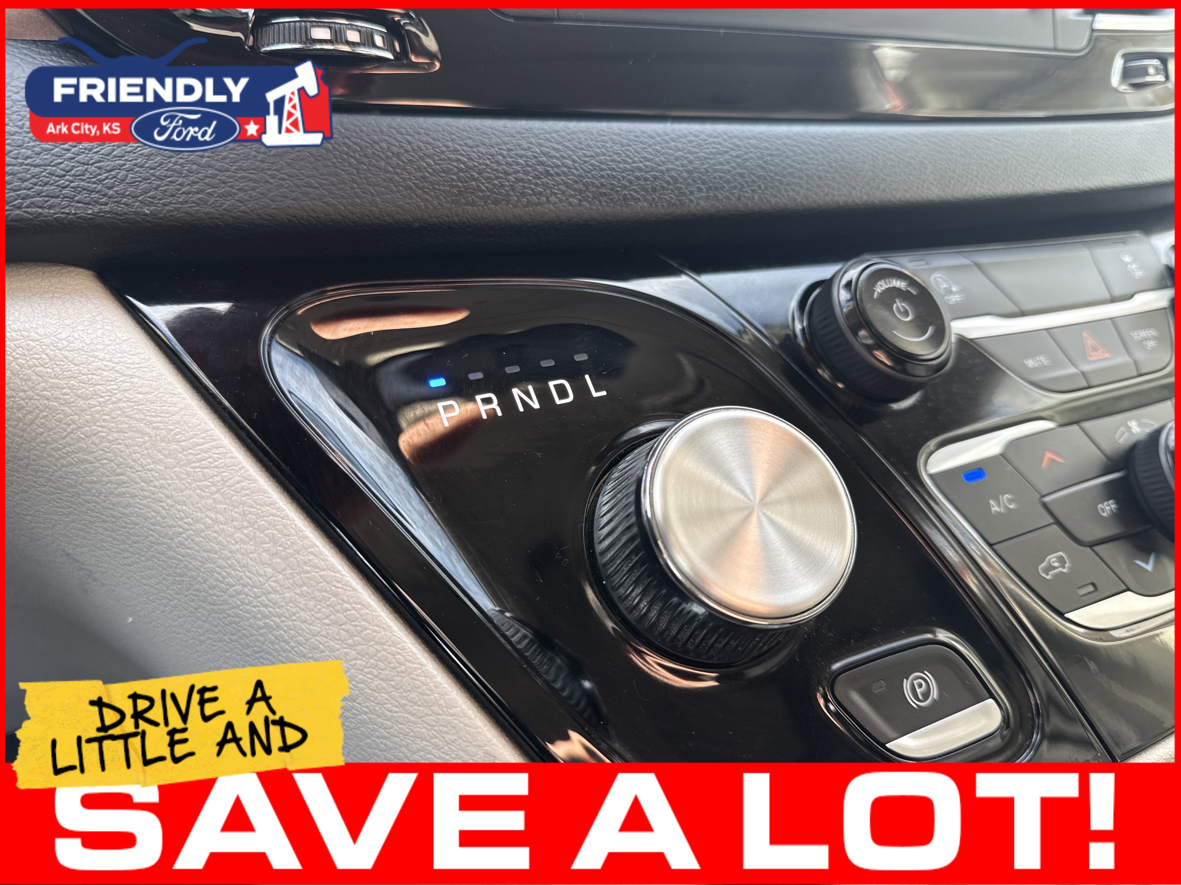 Used 2023 Chrysler Voyager LX FWD image 35