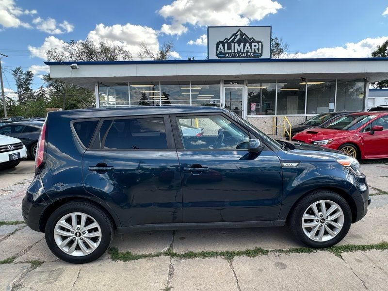 Used 2018 Kia Soul + FWD image 8