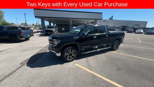 Used 2023 GMC Sierra 1500 SLT w/ SLT Premium Package AWD/4WD image 4