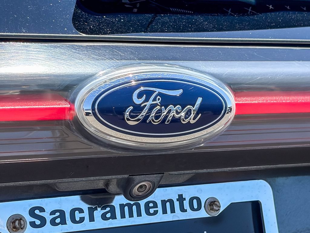 Used 2018 Ford Edge SEL w/ Equipment Group 201A FWD image 9