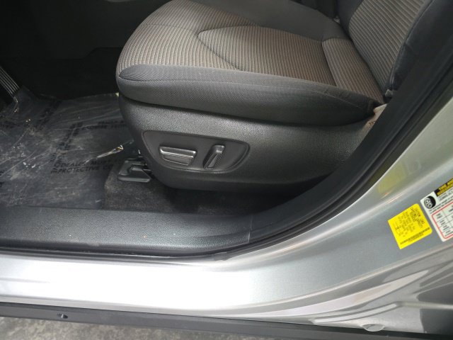 Used 2024 Toyota Highlander LE AWD/4WD image 18