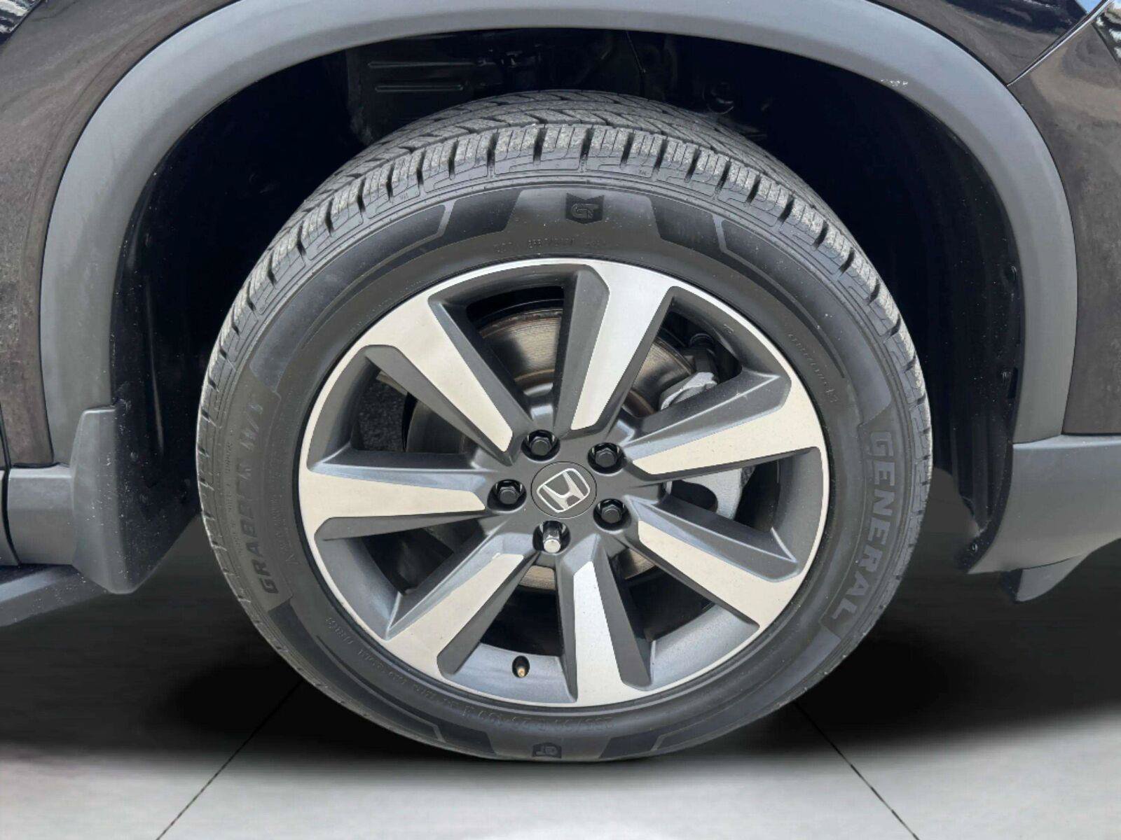 Used 2023 Honda Pilot Touring image 48