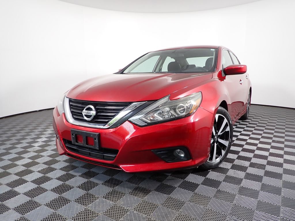 Used 2018 Nissan Altima 2.5 SR FWD image 2