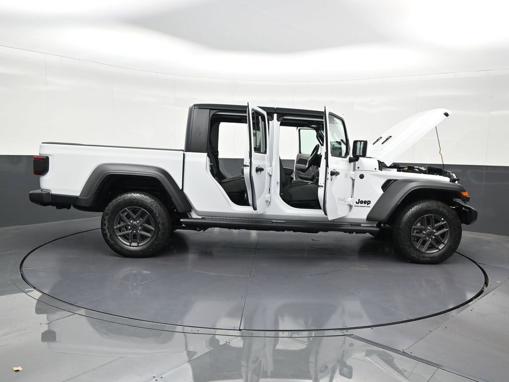 Used 2025 Jeep Gladiator Sport AWD/4WD image 37