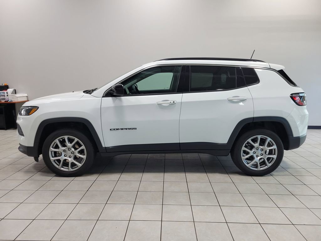 Used 2022 Jeep Compass Latitude AWD/4WD image 7