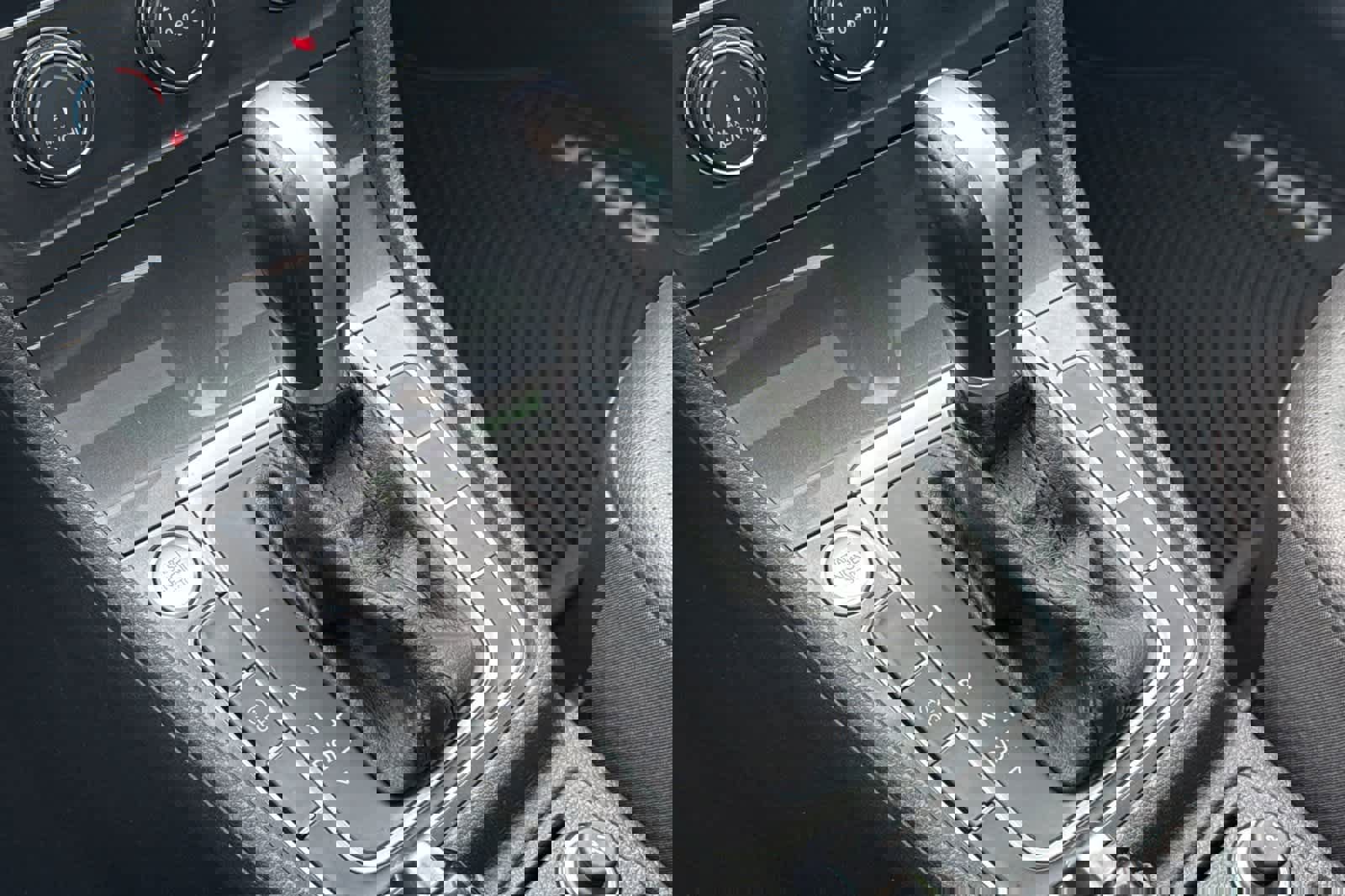 Used 2019 Volkswagen Golf SE image 22