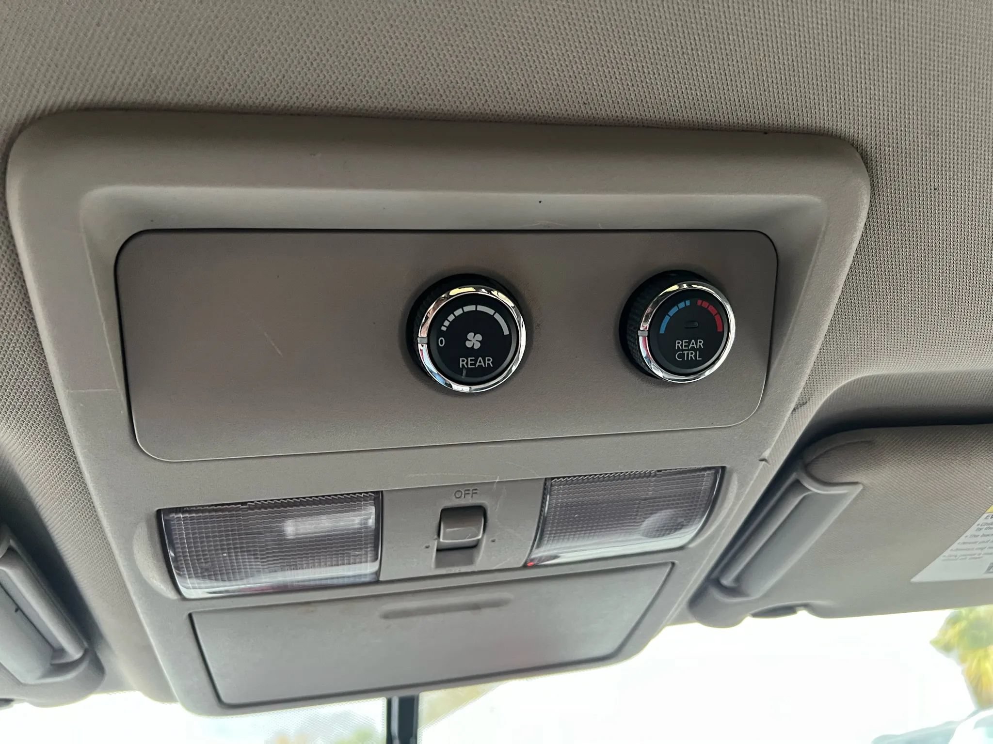 Used 2011 Nissan Pathfinder SV RWD image 13