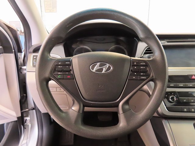 Used 2017 Hyundai Sonata SE image 8