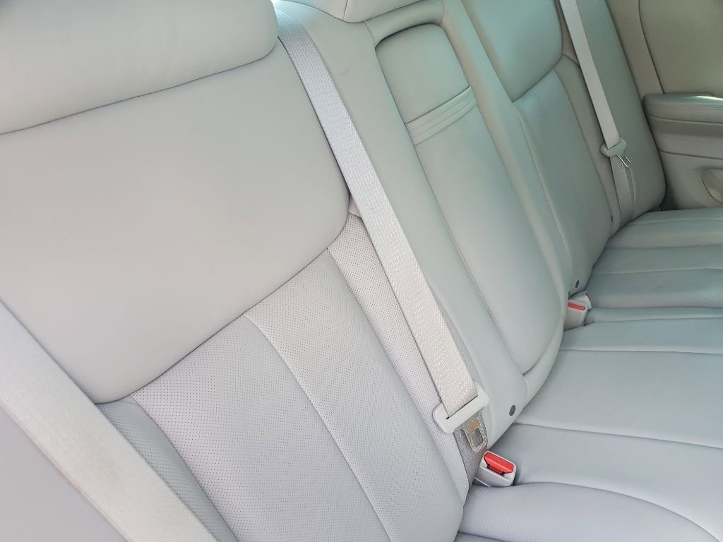 Used 2006 Cadillac DTS w/ Trunk Convenience Package image 32