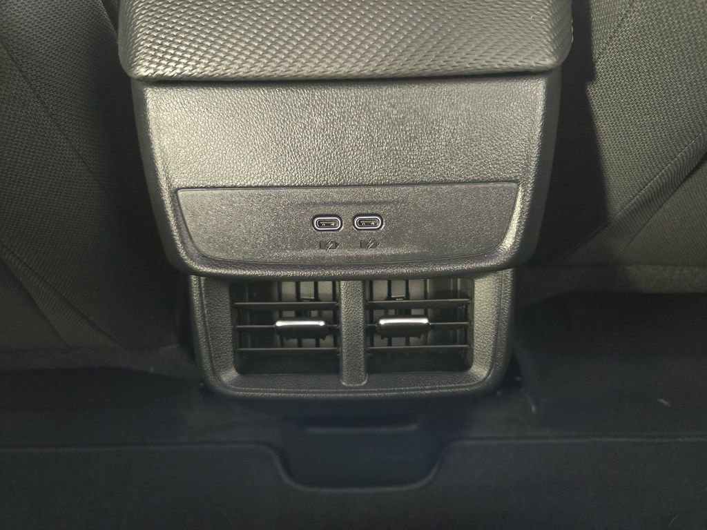 New 2026 Chevrolet Equinox LT w/ Safety and Technology Package FWD image 32