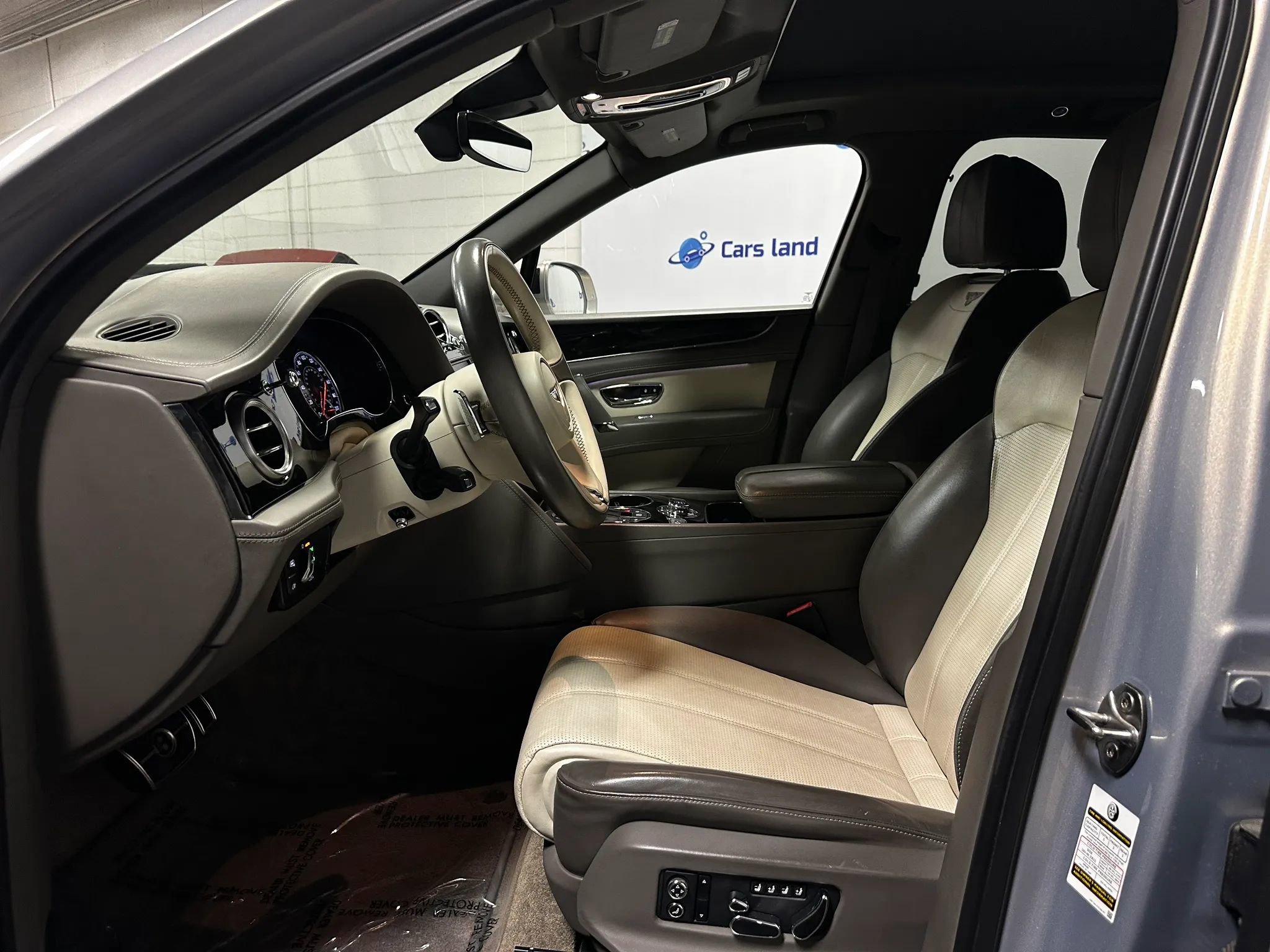 Used 2018 Bentley Bentayga AWD/4WD image 8