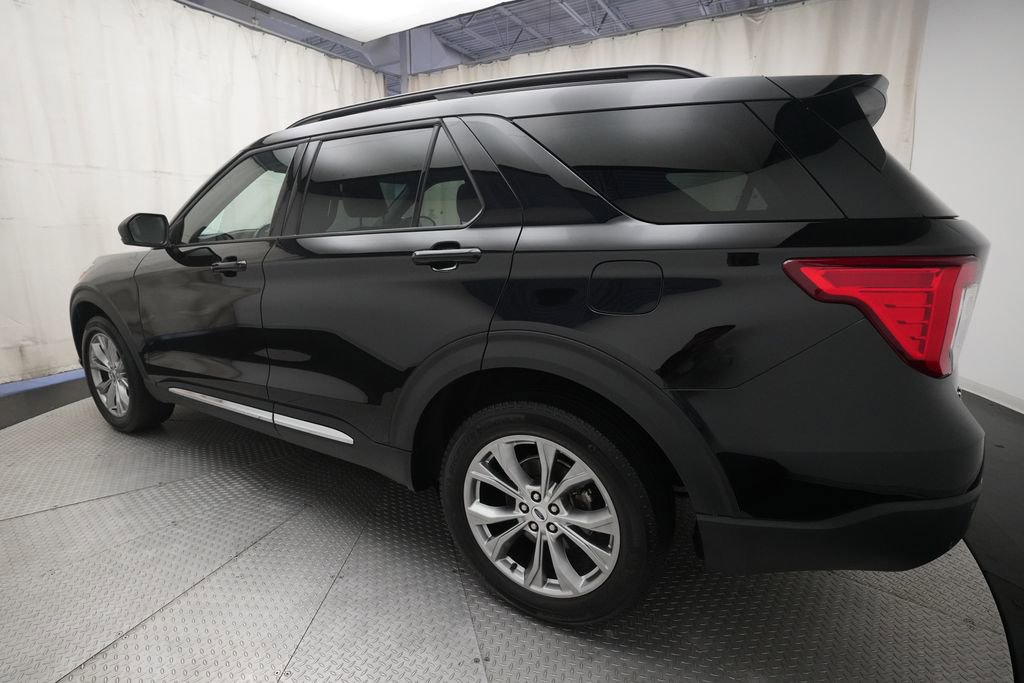 Used 2023 Ford Explorer XLT w/ Equipment Group 202A AWD/4WD image 35