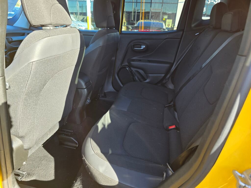 Used 2018 Jeep Renegade Altitude AWD/4WD image 18