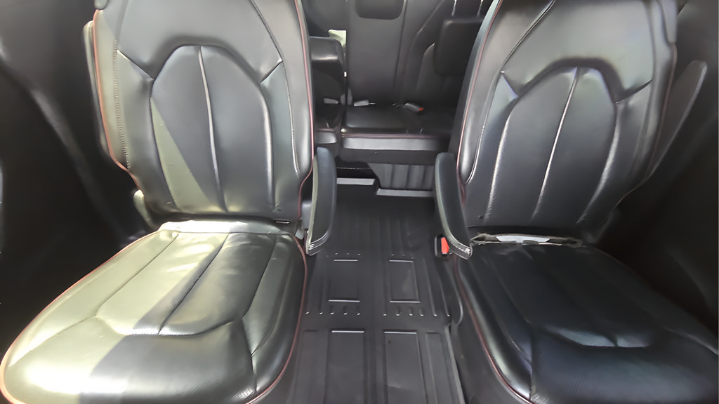 Used 2020 Chrysler Pacifica Limited FWD image 10