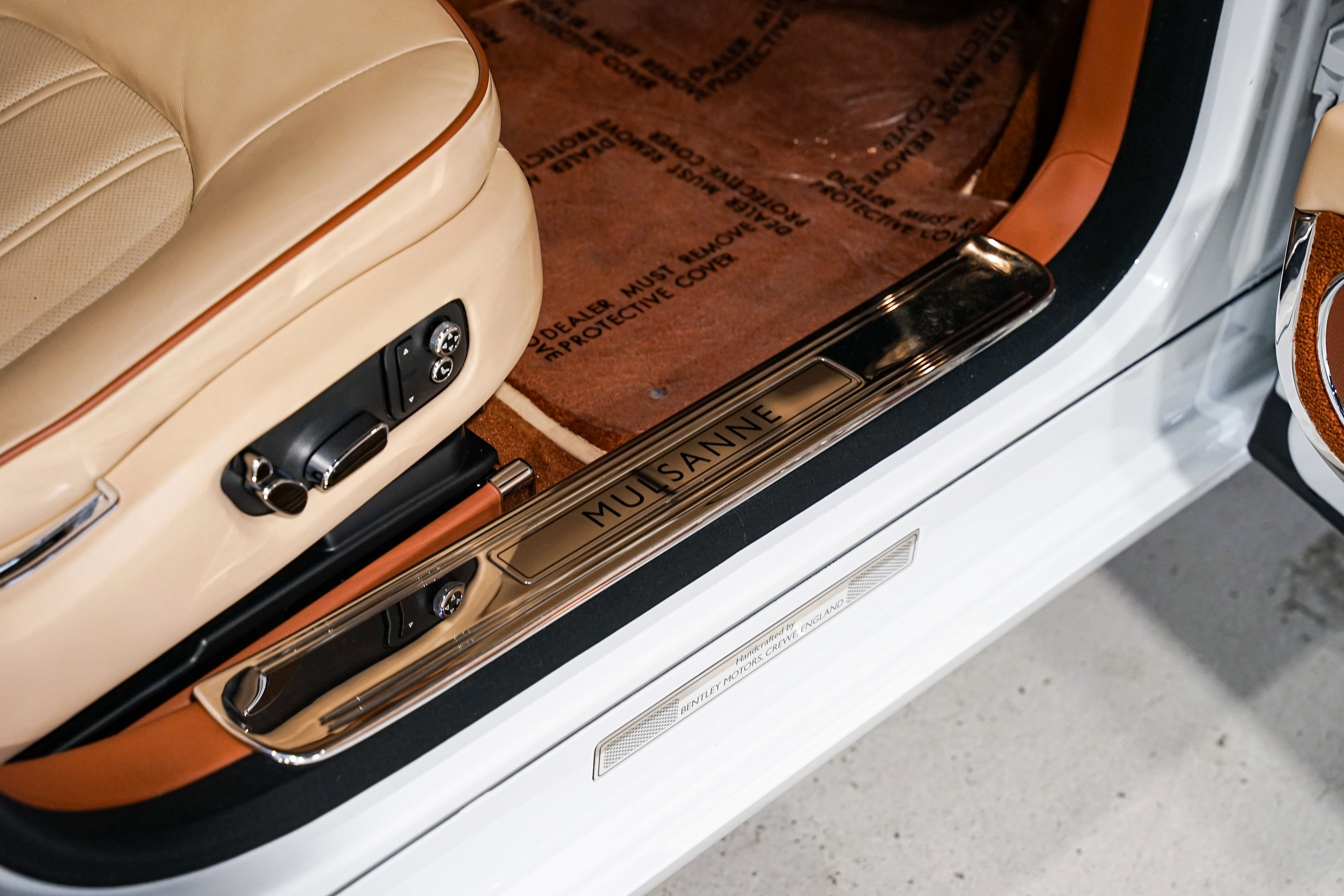 Used 2012 Bentley Mulsanne image 28