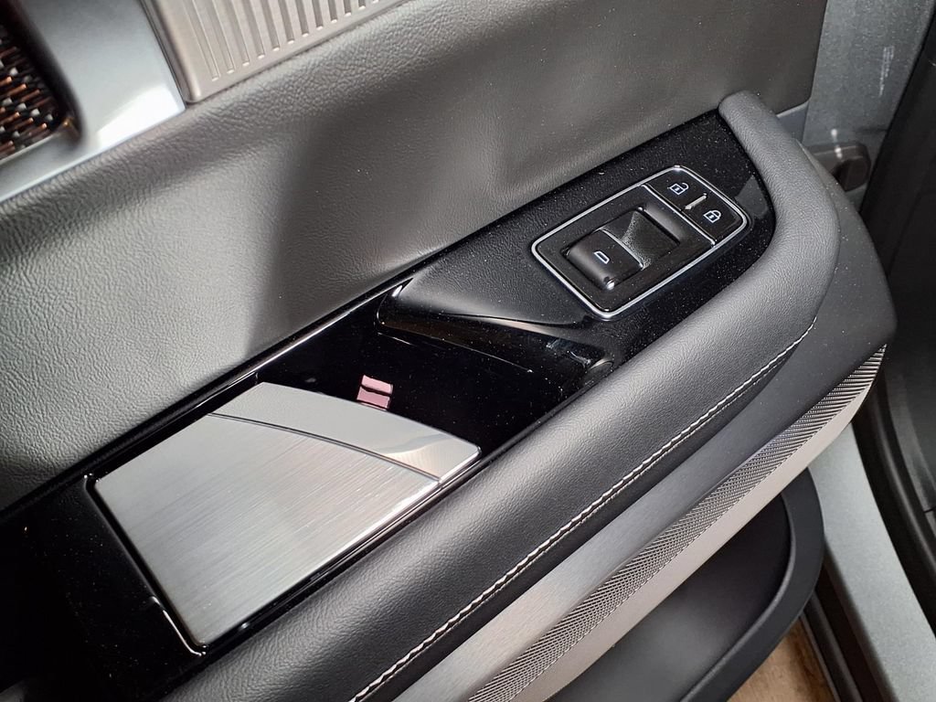 New 2027 Cadillac Vistiq Sport AWD/4WD image 11