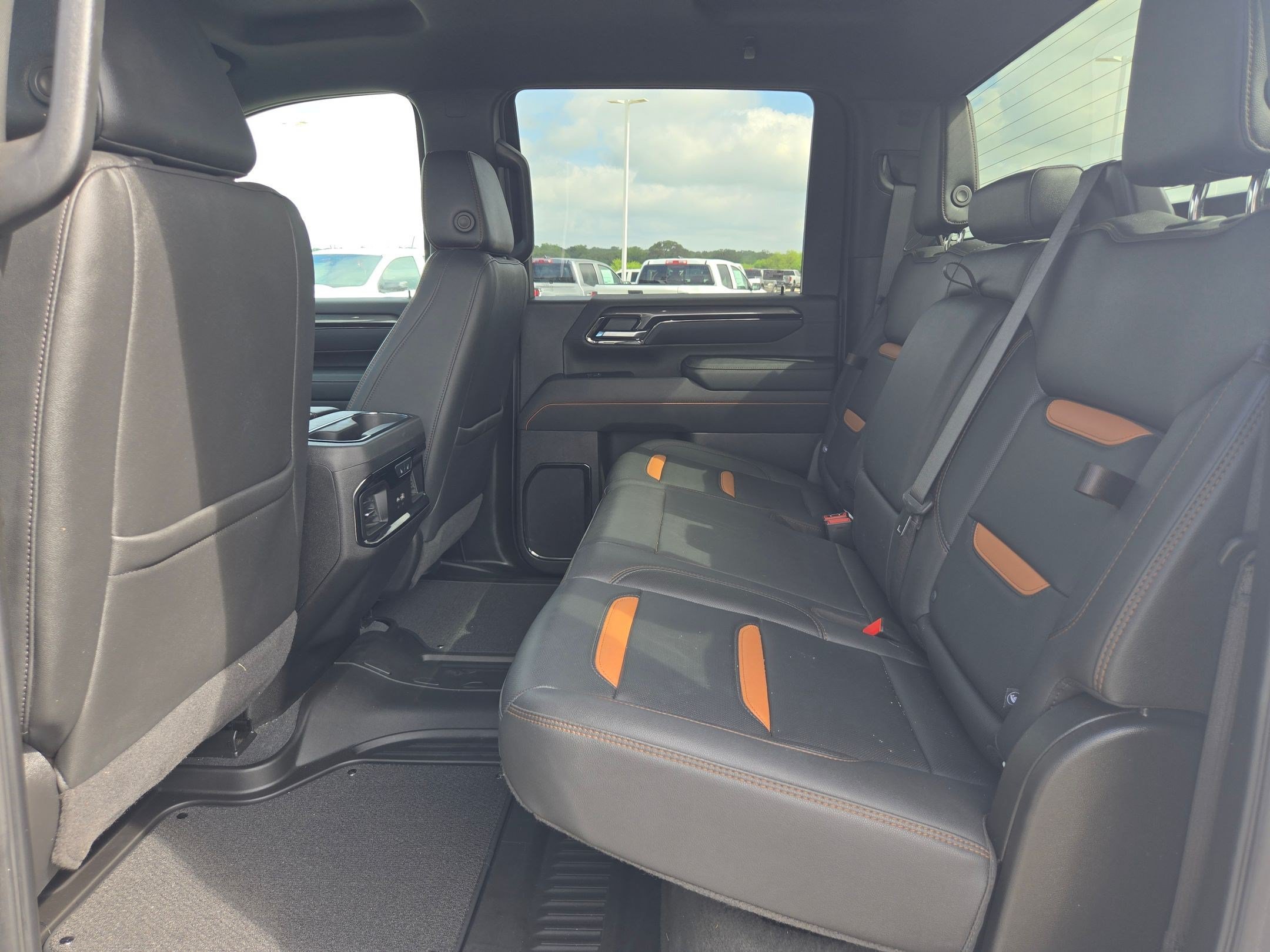 Used 2025 GMC Sierra 2500 AT4 AWD/4WD image 14
