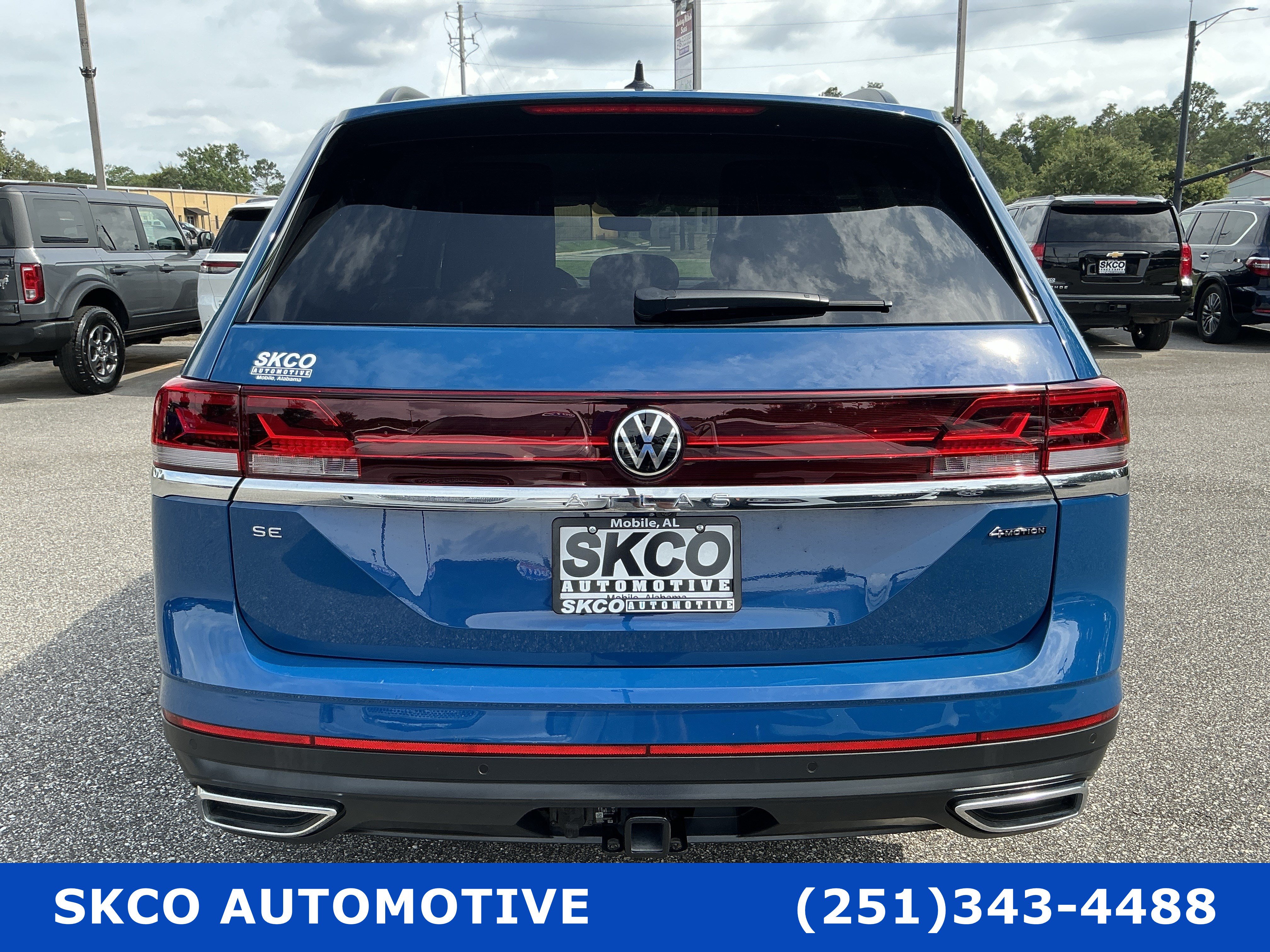 Used 2025 Volkswagen Atlas SE AWD/4WD image 4