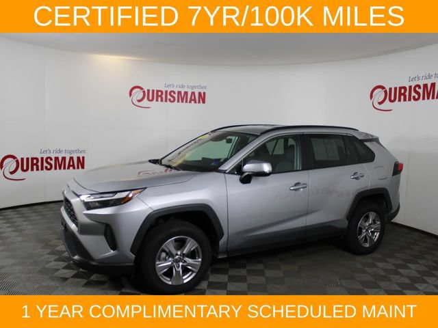 Used 2025 Toyota RAV4 XLE AWD/4WD image 3