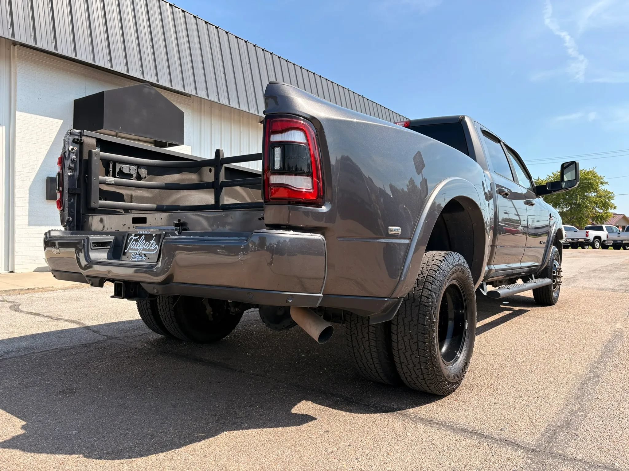 Used 2021 RAM 3500 Laramie w/ Night Edition AWD/4WD image 7