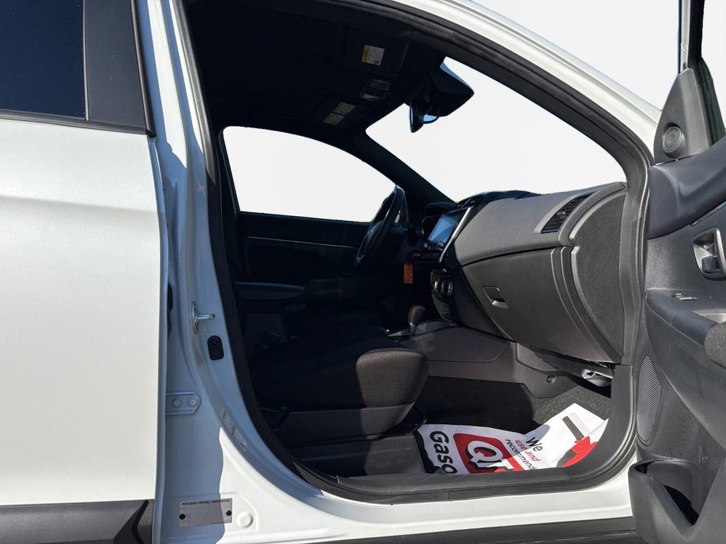 Used 2024 Mitsubishi Outlander Sport AWD image 25