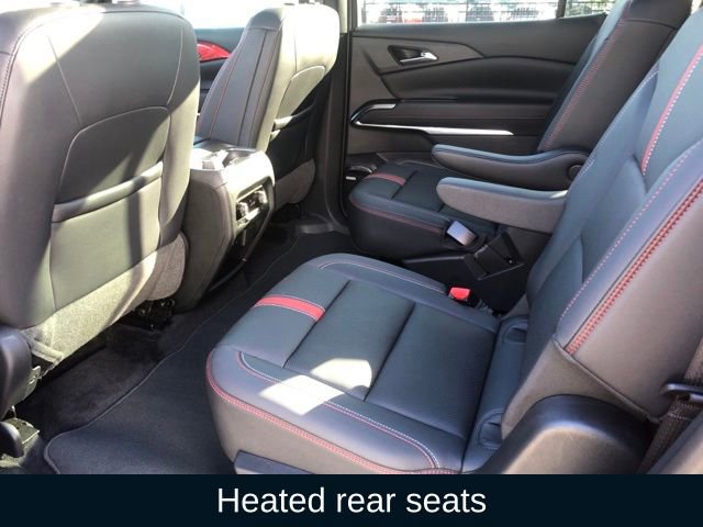 Used 2024 Chevrolet Traverse RS image 25